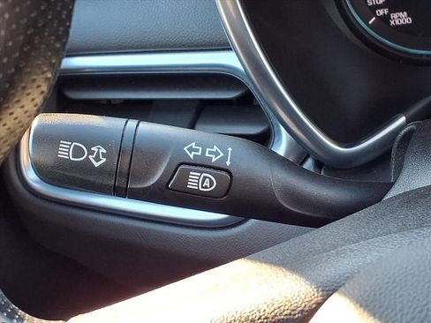 Used 2021 Chevrolet Equinox LT image 23