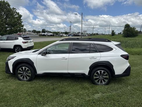 Used 2024 Subaru Outback Limited AWD/4WD image 11