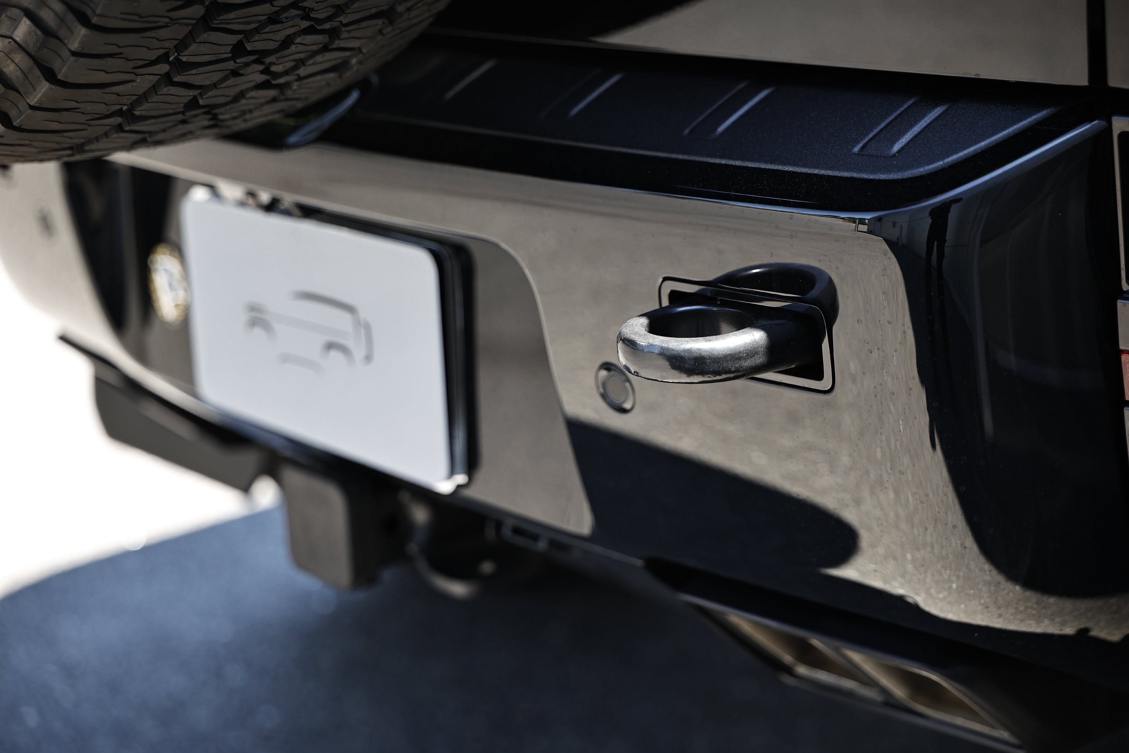 New 2026 Land Rover Defender 110 OCTA AWD/4WD image 14