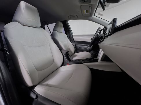 Used 2022 Toyota Corolla Cross L AWD/4WD image 21
