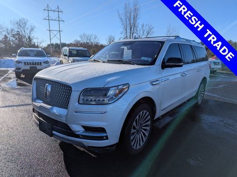 Used 2018 Lincoln Navigator L Reserve w/ Technology Package image 3