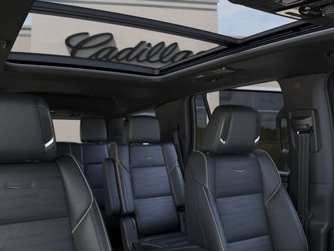Used 2026 Cadillac Escalade Luxury AWD/4WD image 24