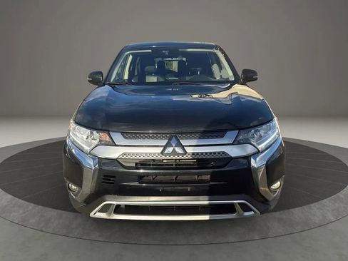 Used 2020 Mitsubishi Outlander AWD image 2