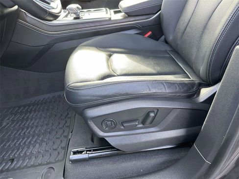 Used 2022 Audi Q8 Prestige image 17