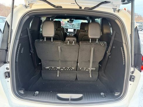 New 2026 Chrysler Pacifica Select image 15