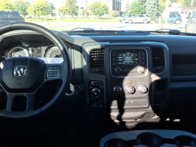 Used 2018 RAM 1500 Express w/ Black Ram 1500 Express Group AWD/4WD image 12