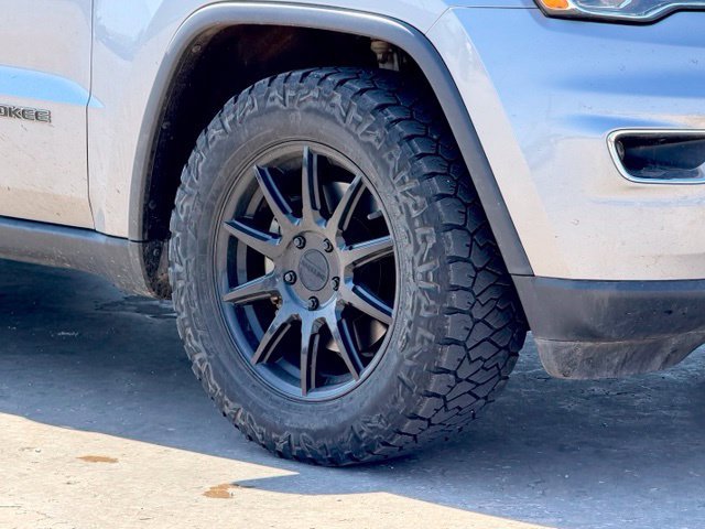 Used 2020 Jeep Grand Cherokee Laredo w/ Laredo X Package RWD image 5
