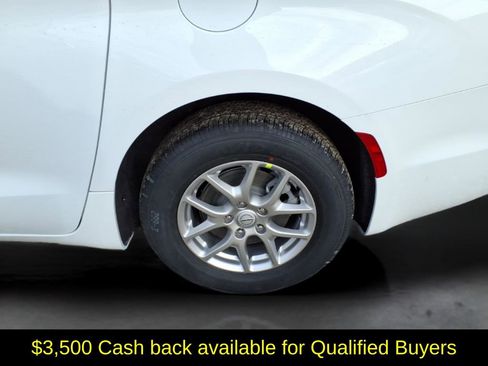 New 2026 Chrysler Pacifica Select image 7