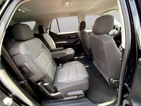 Used 2021 Chevrolet Traverse LT FWD image 20