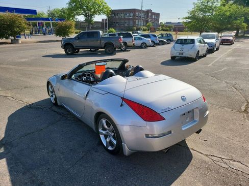 Used 2006 Nissan 350Z Enthusiast w/ (S02) Side Air Bags Pkg RWD image 15