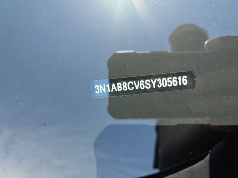 Used 2025 Nissan Sentra SV FWD image 22