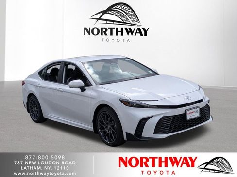 New 2026 Toyota Camry SE FWD image 1