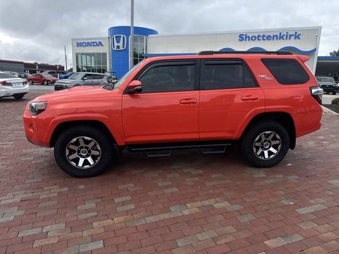 Used 2024 Toyota 4Runner TRD Off-Road Premium w/ Moonroof Package AWD/4WD image 33