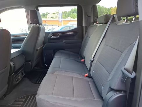 Used 2025 Chevrolet Silverado 1500 LT AWD/4WD image 28