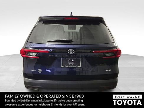 Used 2025 Toyota Grand Highlander AWD image 8