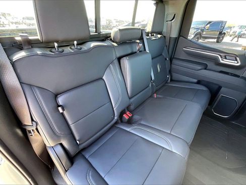 Certified 2026 GMC Sierra 1500 SLT image 22
