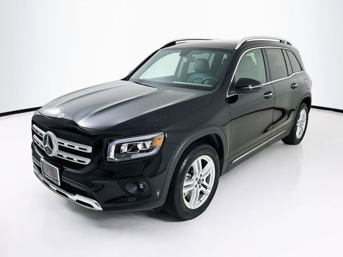 Used 2023 Mercedes-Benz GLB 250 image 3