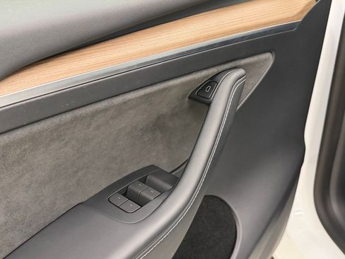 Used 2023 Tesla Model Y Long Range image 12