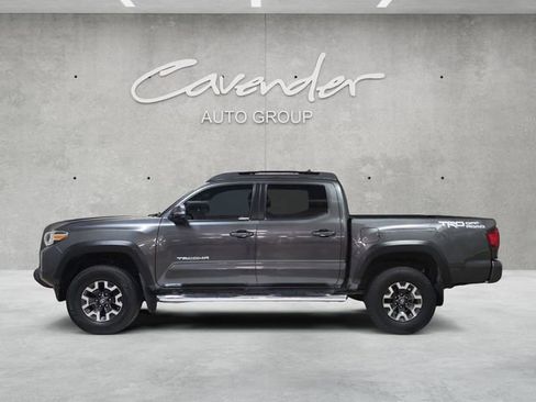 Used 2018 Toyota Tacoma TRD Off-Road w/ Technology Package image 13