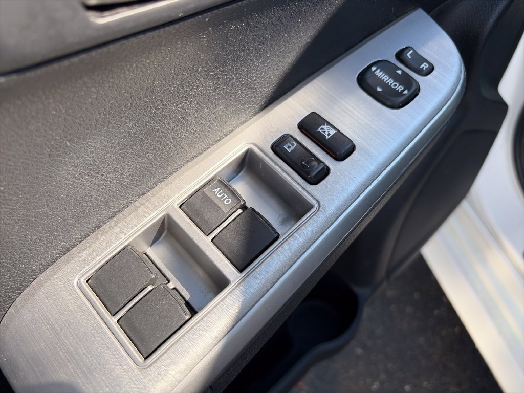 Used 2012 Toyota Camry SE FWD image 17