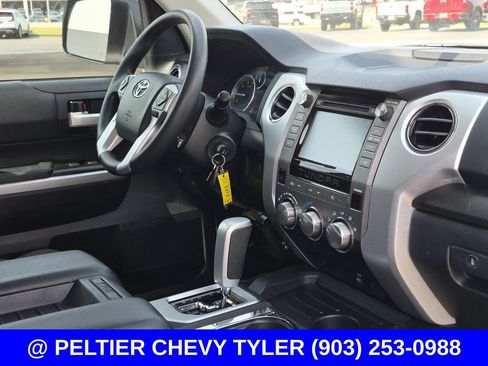 Used 2017 Toyota Tundra SR5 w/ SR5 Upgrade Package RWD image 11