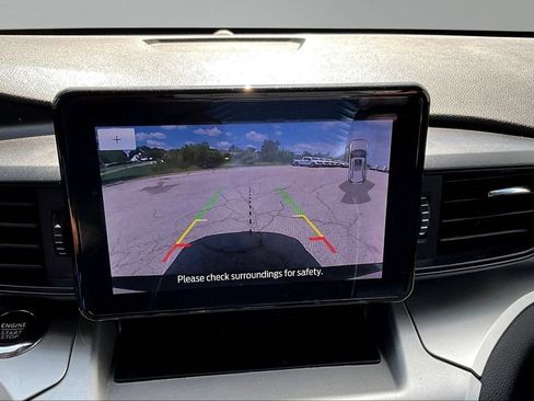 Used 2022 Ford Explorer XLT AWD/4WD image 15