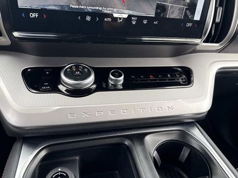 Used 2025 Ford Expedition Max Active image 32