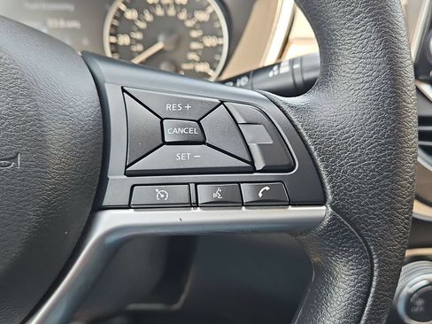 Used 2025 Nissan Altima 2.5 SV FWD image 22