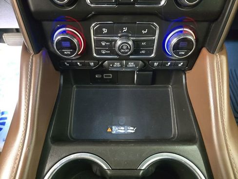 Used 2023 Chevrolet Suburban High Country AWD/4WD image 31