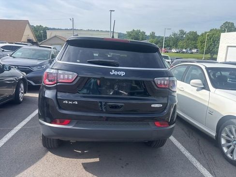Used 2025 Jeep Compass Latitude AWD/4WD image 8