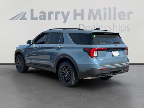 New 2026 Ford Explorer ST-Line w/ ST-Line Street Pack AWD/4WD image 3