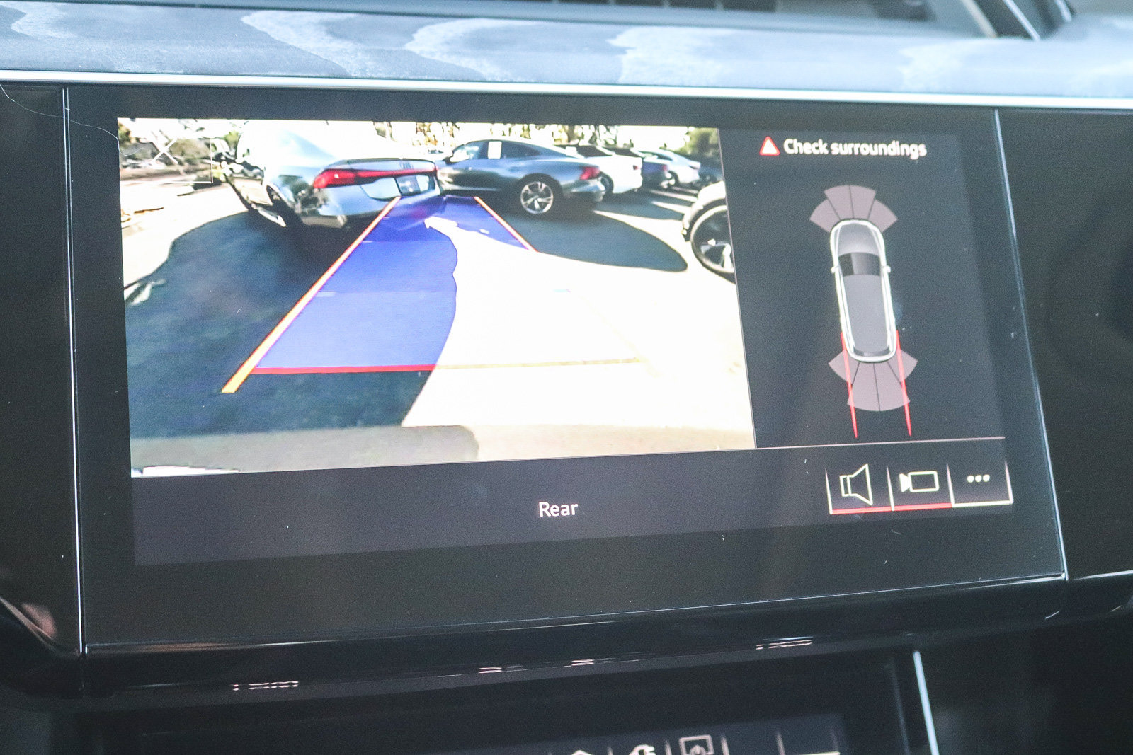 Certified 2024 Audi Q8 e-tron Premium Plus AWD/4WD image 27