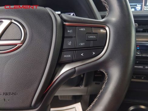 Used 2019 Lexus UX 250h w/ Premium Package image 12