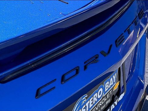 Used 2021 Chevrolet Corvette Stingray Premium Cpe w/ Z51 Performance Package image 9