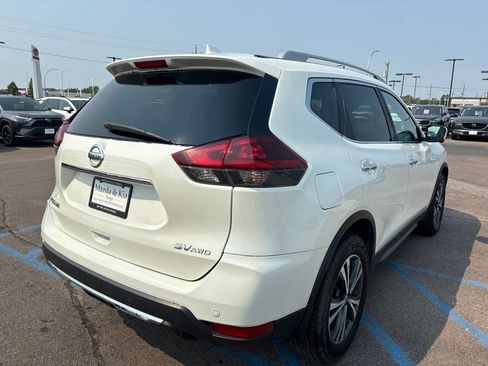 Used 2019 Nissan Rogue SV w/ Premium Package AWD/4WD image 5