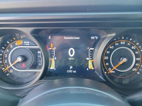 Used 2025 Jeep Wrangler Unlimited Rubicon w/ XTREMEE 35" Tire Package image 23