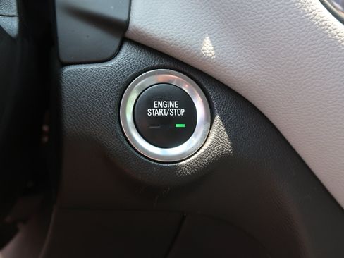 Used 2023 Chevrolet Equinox LS w/ LS Convenience Package FWD image 32