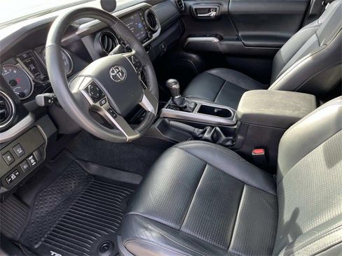 Used 2020 Toyota Tacoma Limited image 26