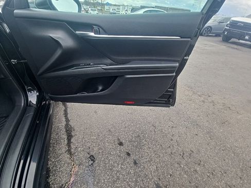 Used 2020 Toyota Camry SE image 29