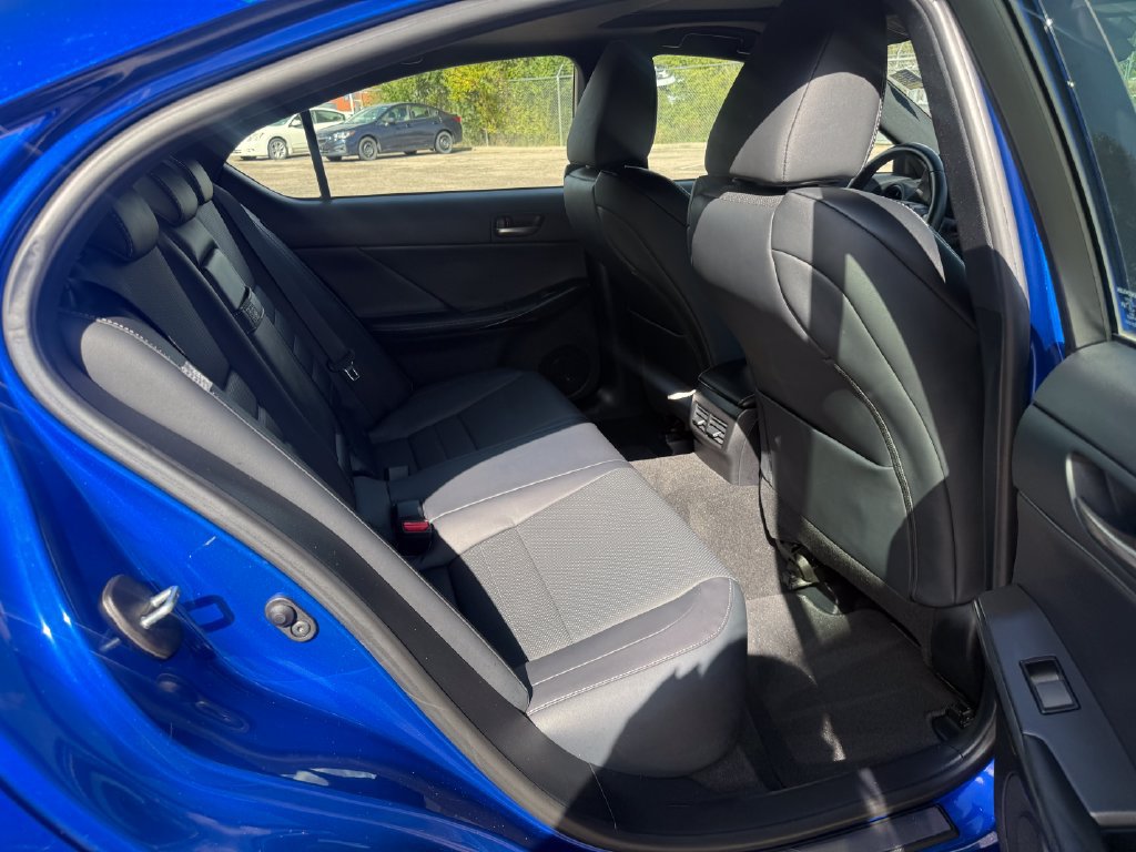 Used 2025 Lexus IS 350 F Sport RWD image 23