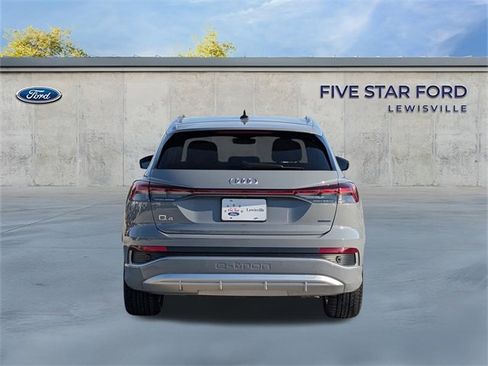 Used 2024 Audi Q4 e-tron Premium image 5