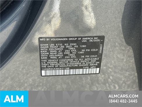 Used 2025 Volkswagen Atlas SE image 37