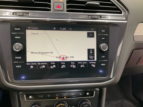 Used 2020 Volkswagen Tiguan SEL AWD/4WD image 12