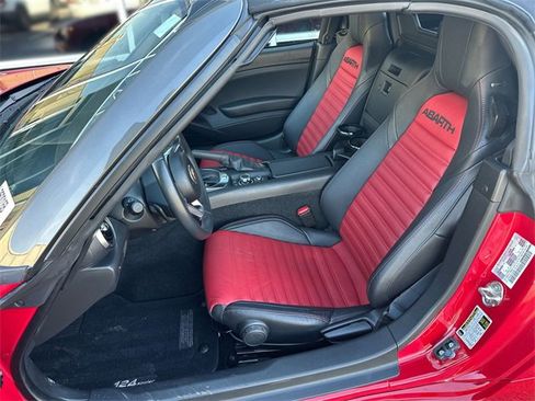 Used 2020 FIAT 124 Spider Abarth w/ Convenience Group image 12