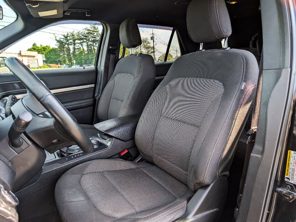 Used 2018 Ford Explorer XLT AWD/4WD image 14