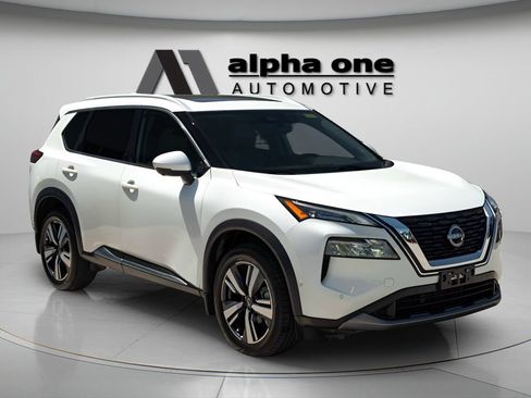 Used 2023 Nissan Rogue SL w/ SL Premium Package FWD image 3