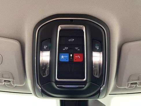 Used 2023 Jeep Grand Cherokee Limited image 36