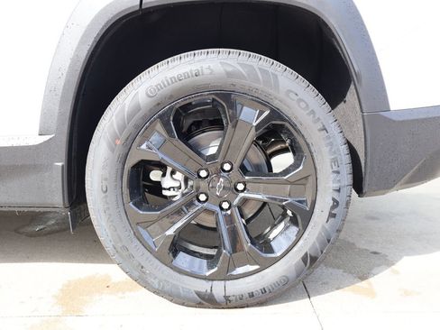 New 2026 Chevrolet Equinox LT w/ Convenience Package II AWD/4WD image 40