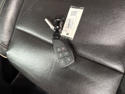 Used 2021 GMC Yukon XL SLT image 12