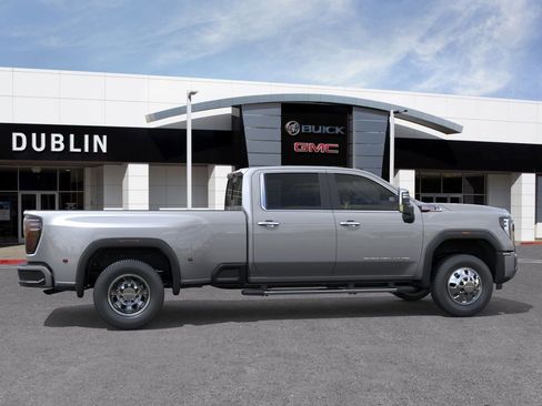 New 2026 GMC Sierra 3500 Denali w/ Denali Reserve Package AWD/4WD image 3